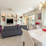Les Palmiers-2 By Interhome *