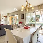 아파트 Les Palmiers-2 By Interhome *