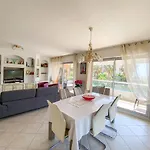 Les Palmiers-2 By Interhome 아파트 *
