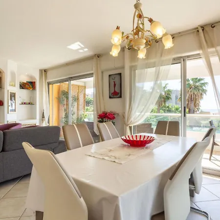 公寓 Les Palmiers-2 By Interhome *